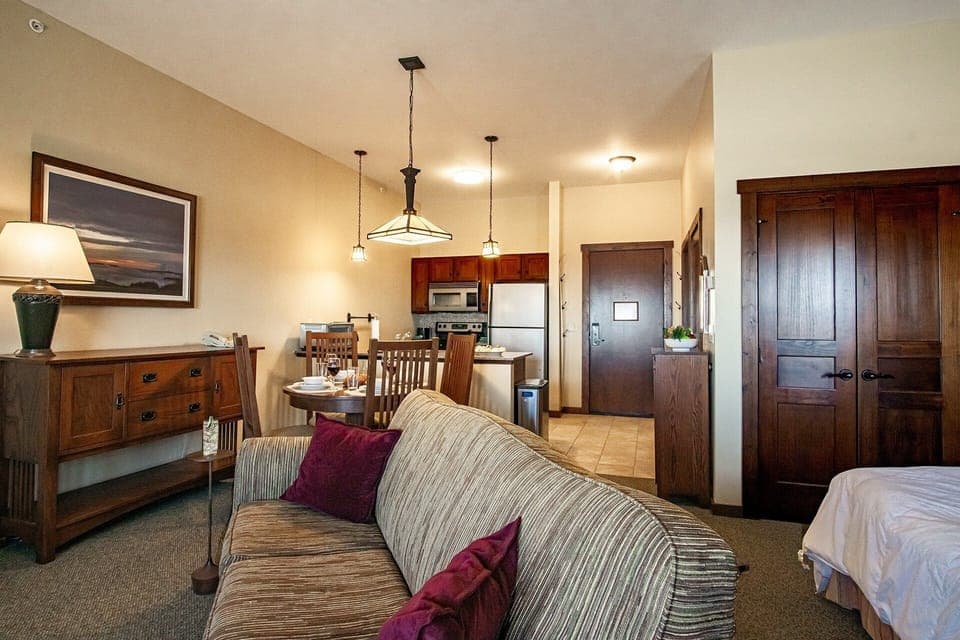 Condo, 1 Queen Bed with Sofa bed, Hot Tub, Mountain View (1 Br Studio: Soaring Eagle 414) | Living area