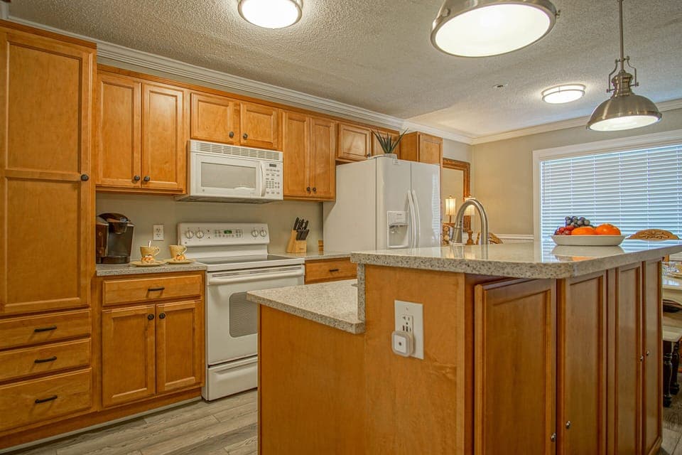 Condo, Multiple Beds, Patio, Mountain View (3 Br: Summit 107 B) | Private kitchen