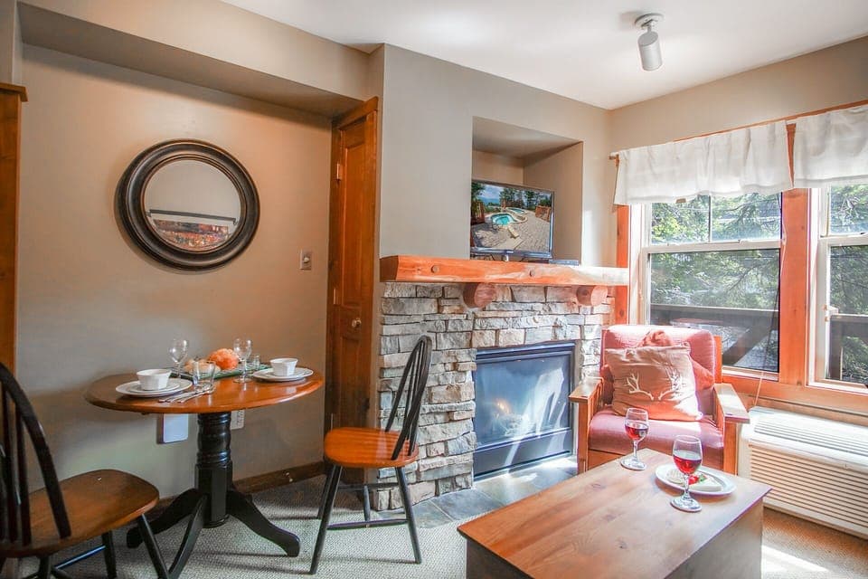 Condo, 1 Queen Bed with Sofa bed, Pool Access, Mountain View (1 Br Junior Studio: Rimfire 258) | 1 bedroom, individually decorated, individually furnished, bed sheets