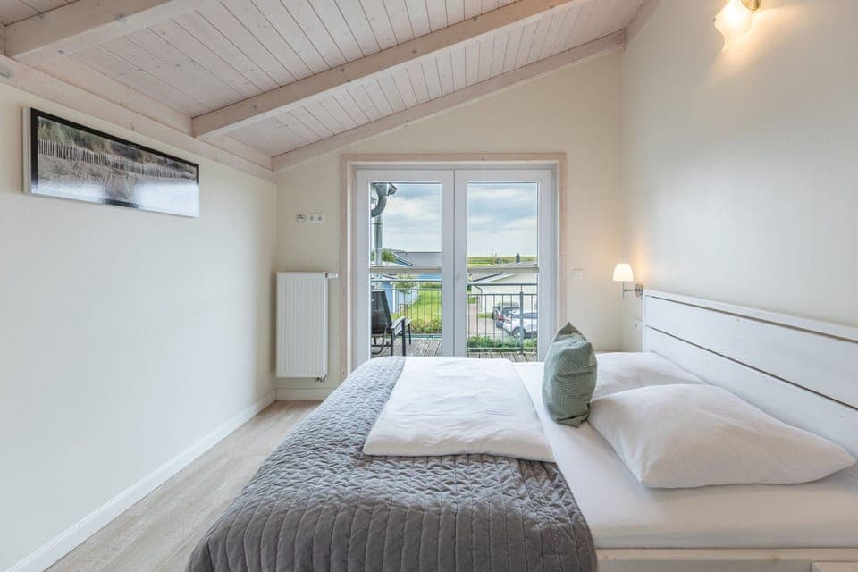 House | 3 bedrooms, individually furnished, iron/ironing board