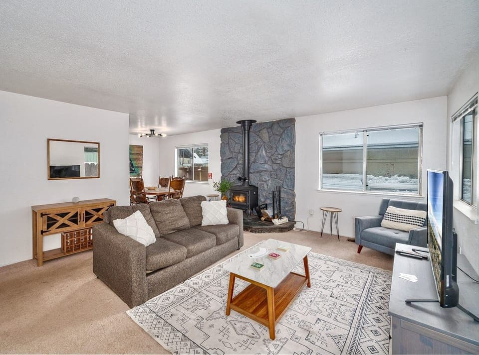 House, 3 Bedrooms | Living area