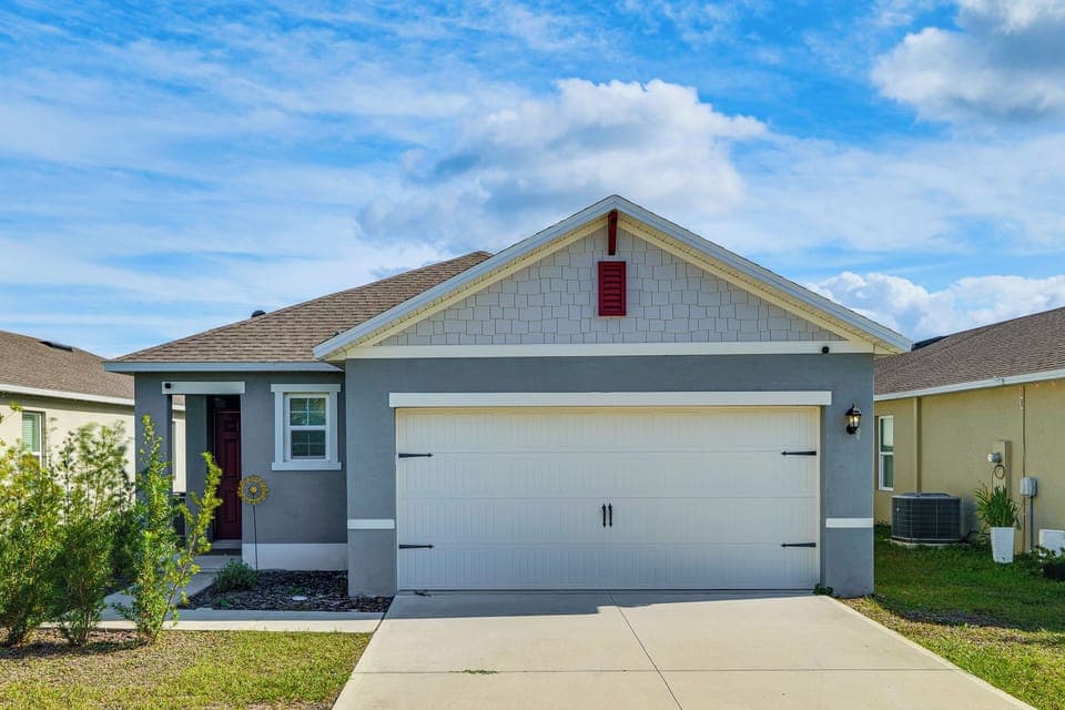House (3 Bedrooms) | Front of property