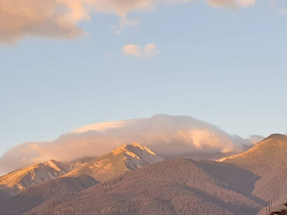 Apartment, 2 Bedrooms, Smoking, Fireplace | Miscellaneous