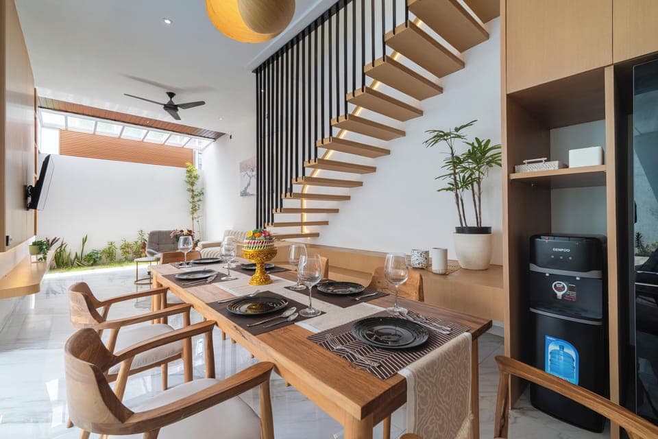 Executive Villa | Dining room