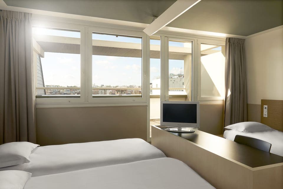Premium Triple Room | In-room safe, soundproofing, free WiFi, bed sheets
