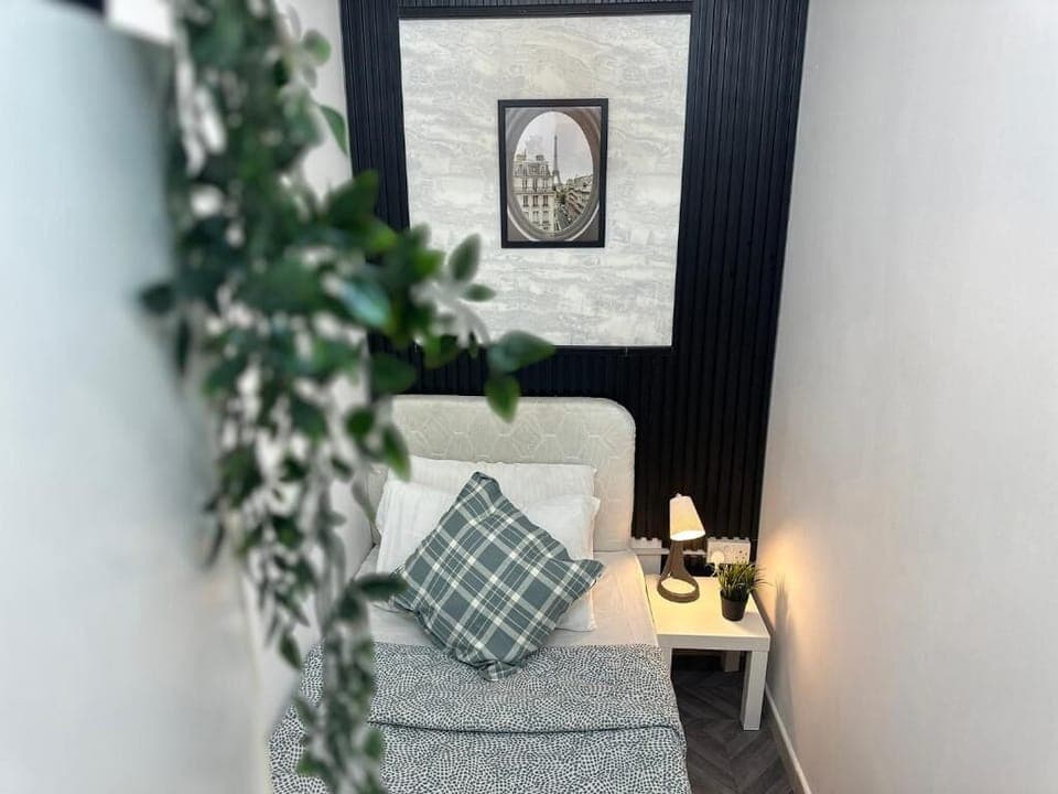 Iron/ironing board, free WiFi