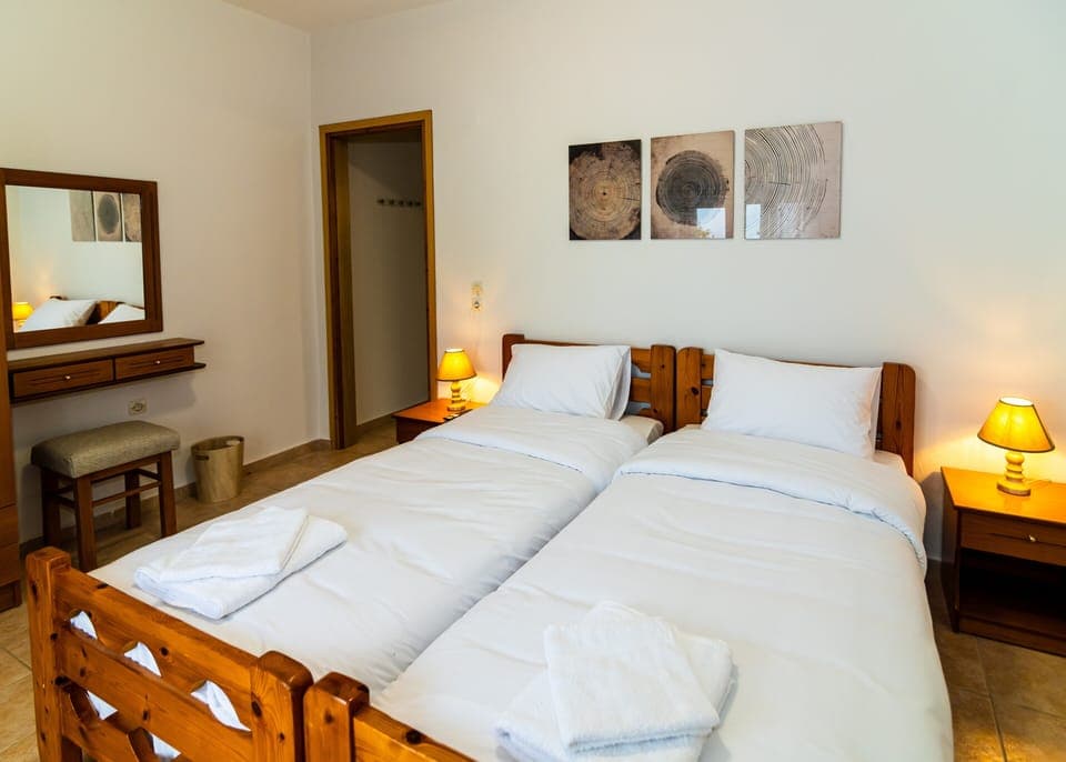 Romantic Double or Twin Room, Balcony, Mountain View | Minibar, free WiFi, bed sheets
