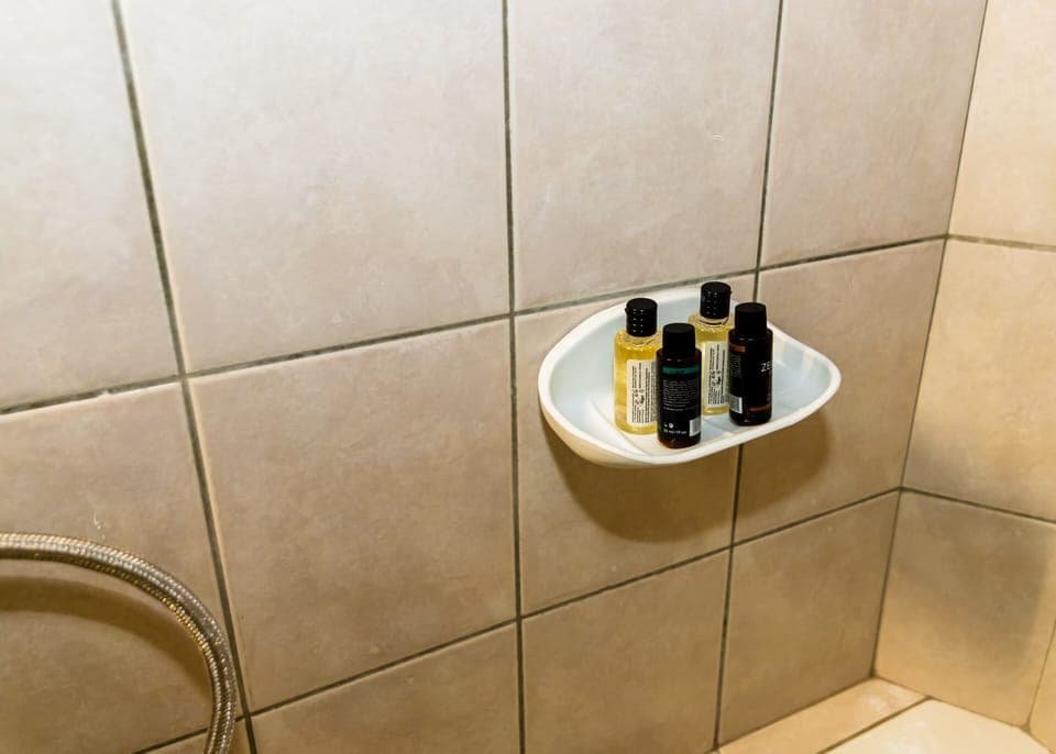 Romantic Double or Twin Room, Balcony, Mountain View | Bathroom