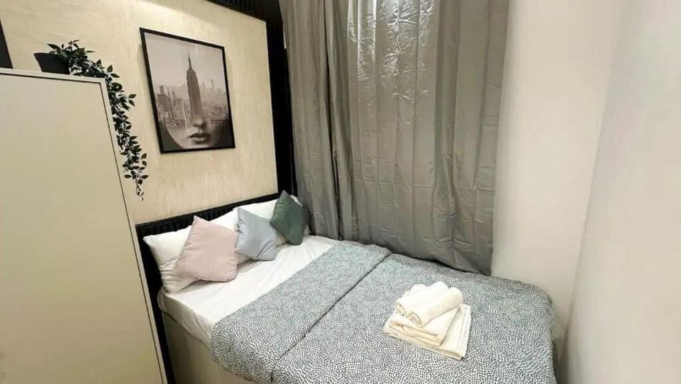 Desk, laptop workspace, iron/ironing board, free WiFi