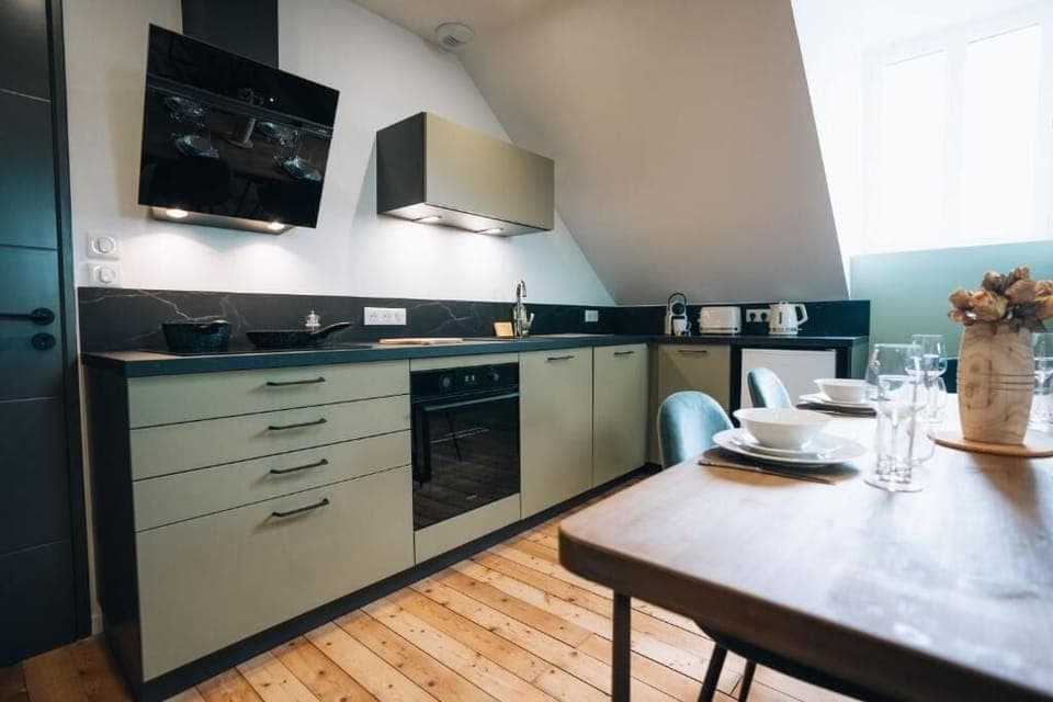 Family Apartment, Courtyard View | Private kitchen