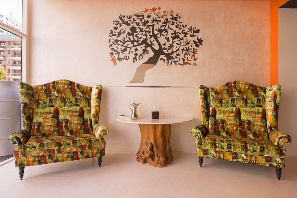 Check-in/check-out kiosk