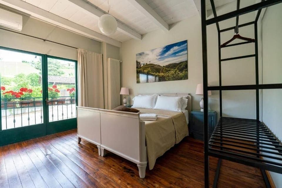 Classic Double Room, Courtyard View | Free cribs/infant beds, free WiFi, bed sheets