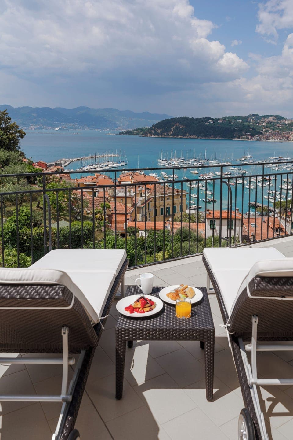 Junior Suite, Balcony, Sea View | Minibar, in-room safe, desk, laptop workspace