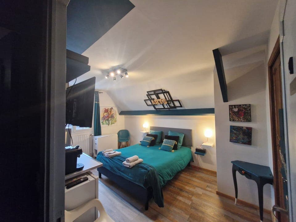 Comfort Double Room, Garden View | Desk, laptop workspace, soundproofing, free WiFi