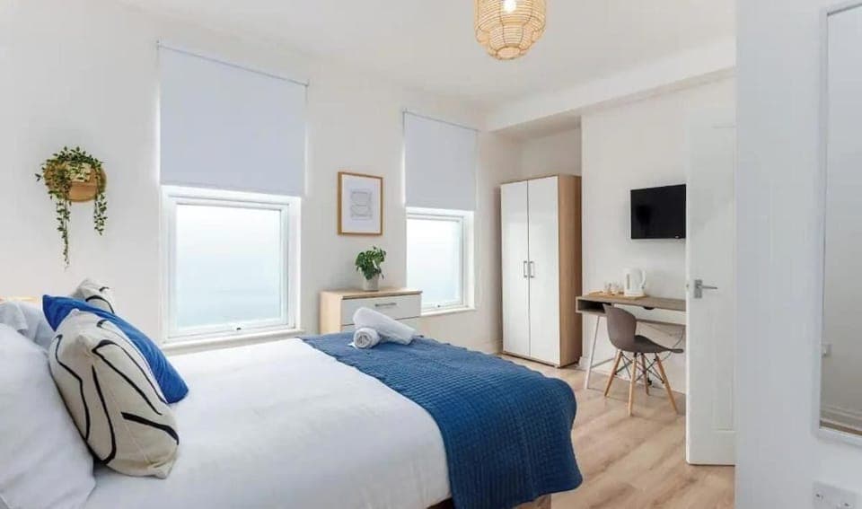 Laptop workspace, free WiFi