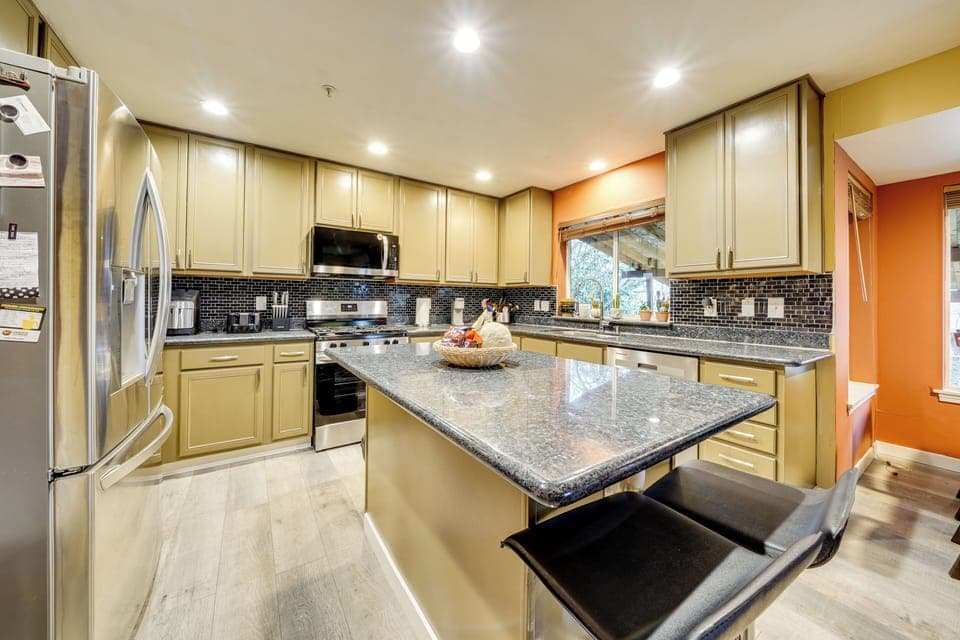 House (5 Bedrooms) | Interior