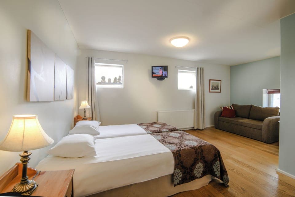 Double or Twin Room | Desk, free WiFi