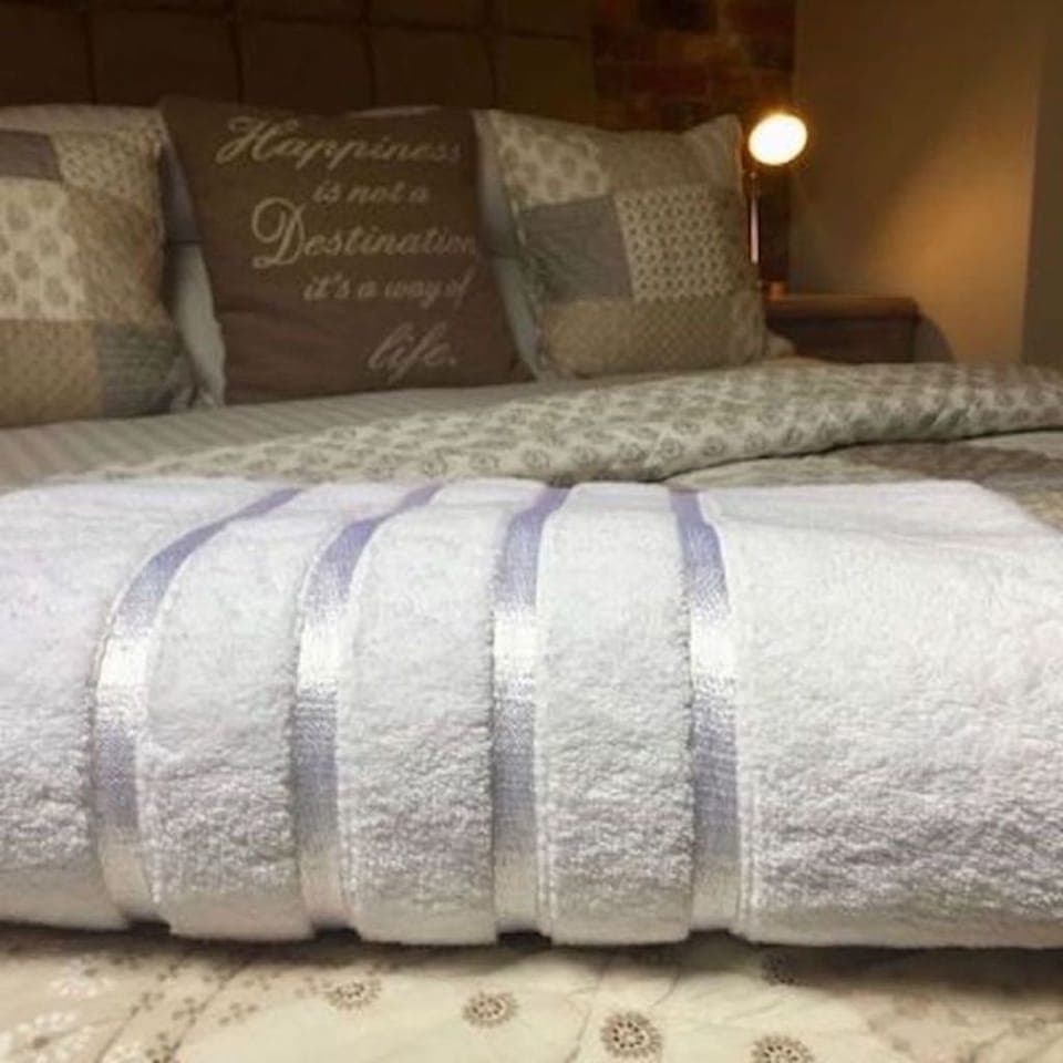 Comfort Double Room, Ensuite | Egyptian cotton sheets, premium bedding, individually decorated