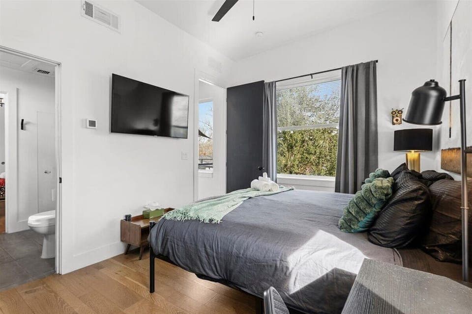 Blackout drapes, iron/ironing board, free WiFi