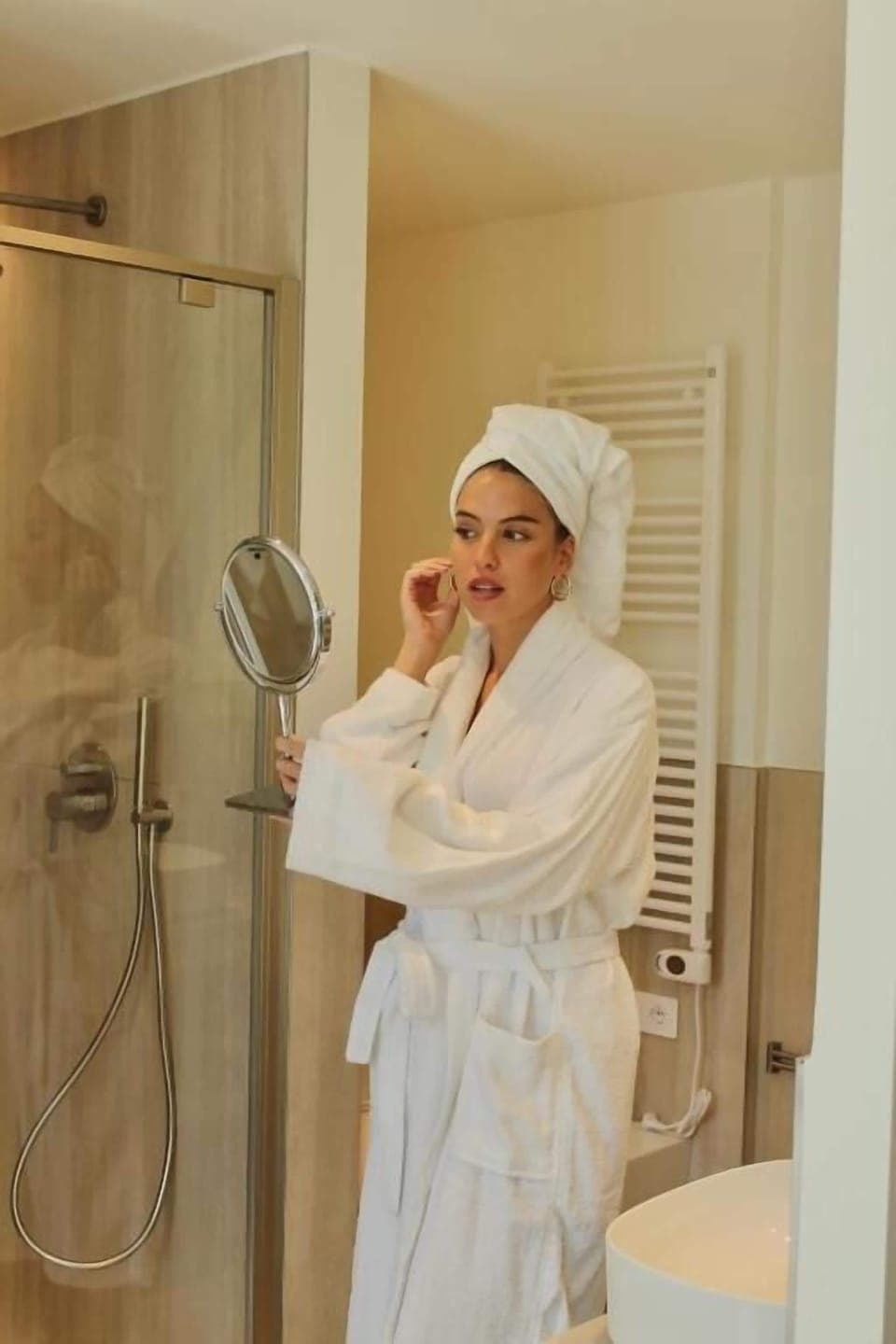 Suite, Balcony | Bathroom | Slippers