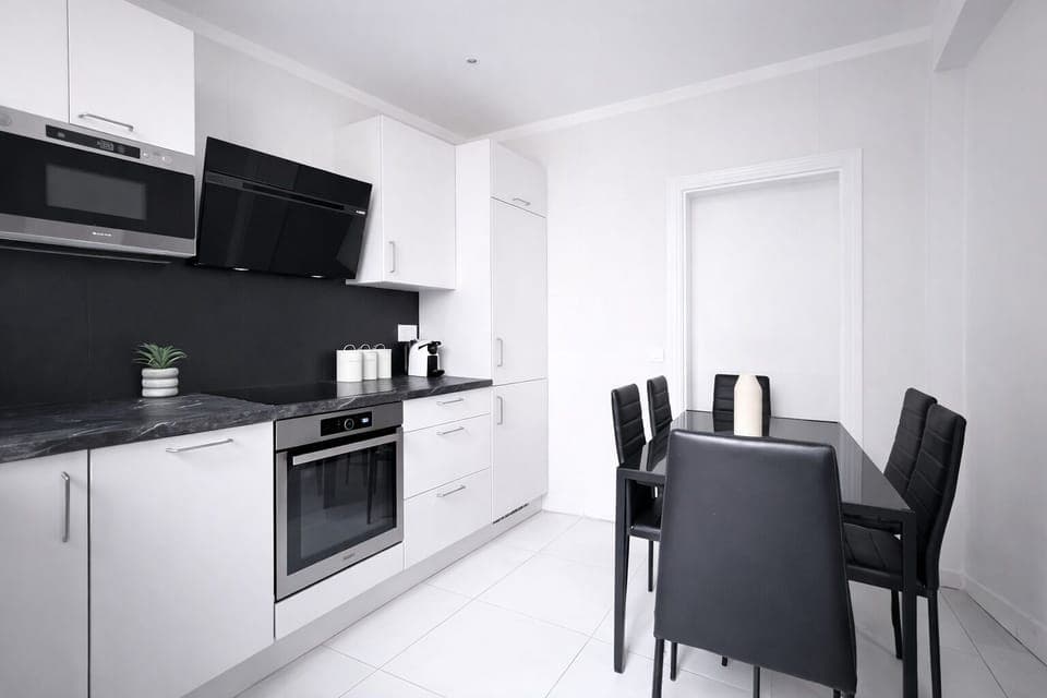 Apartment | Private kitchen | Fridge, microwave, oven, stovetop