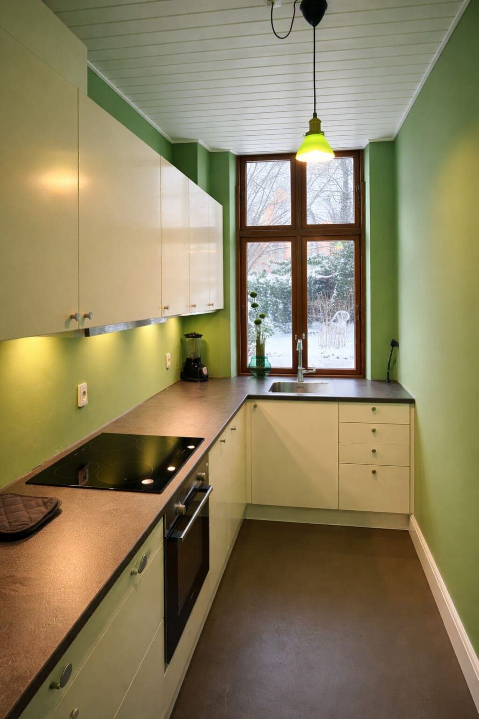 Oven, stovetop, cookware/dishes/utensils