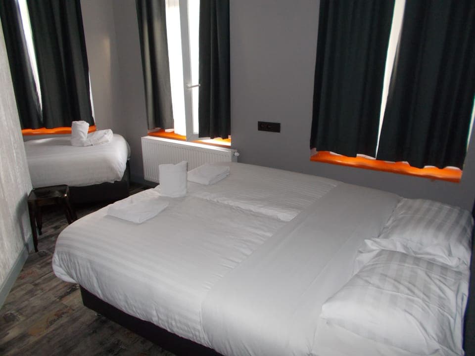 Free WiFi, bed sheets