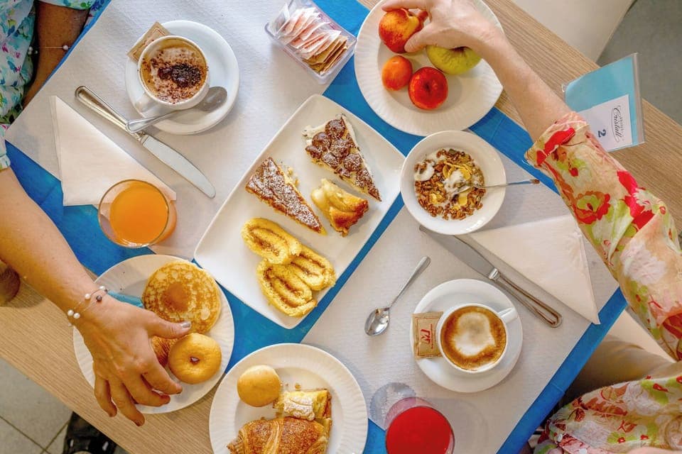 Free daily buffet breakfast