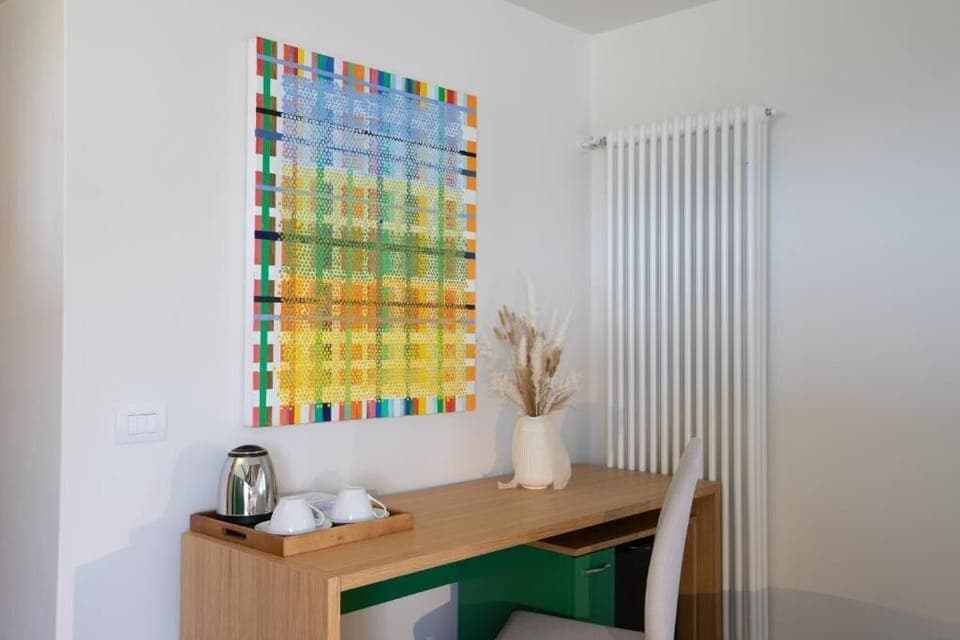 Deluxe Double Room, Pool View | Interior