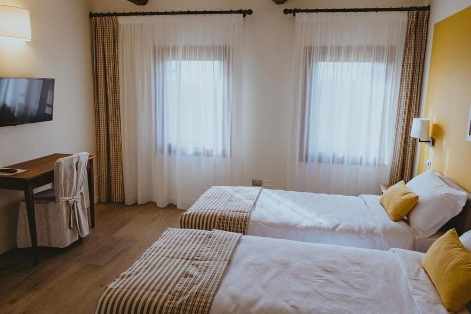 Desk, blackout drapes, free WiFi, wheelchair access