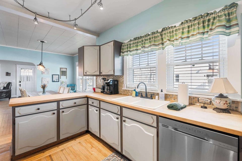House, Multiple Beds, Patio, Garden View (Grandma’s House) | Private kitchen