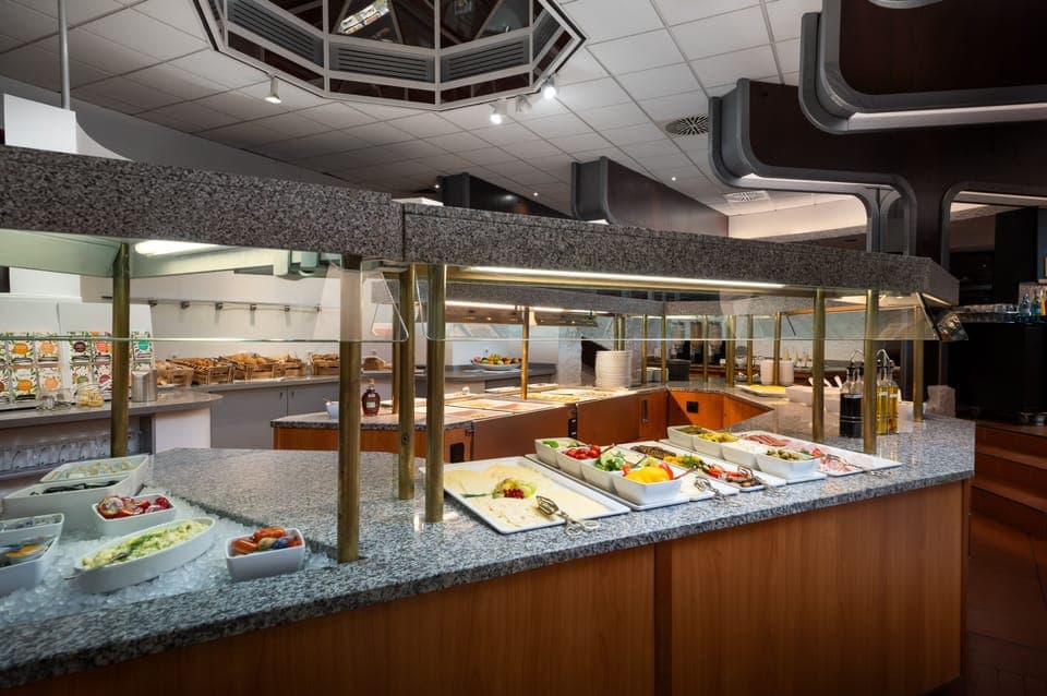 Daily buffet breakfast (EUR 19 per person)