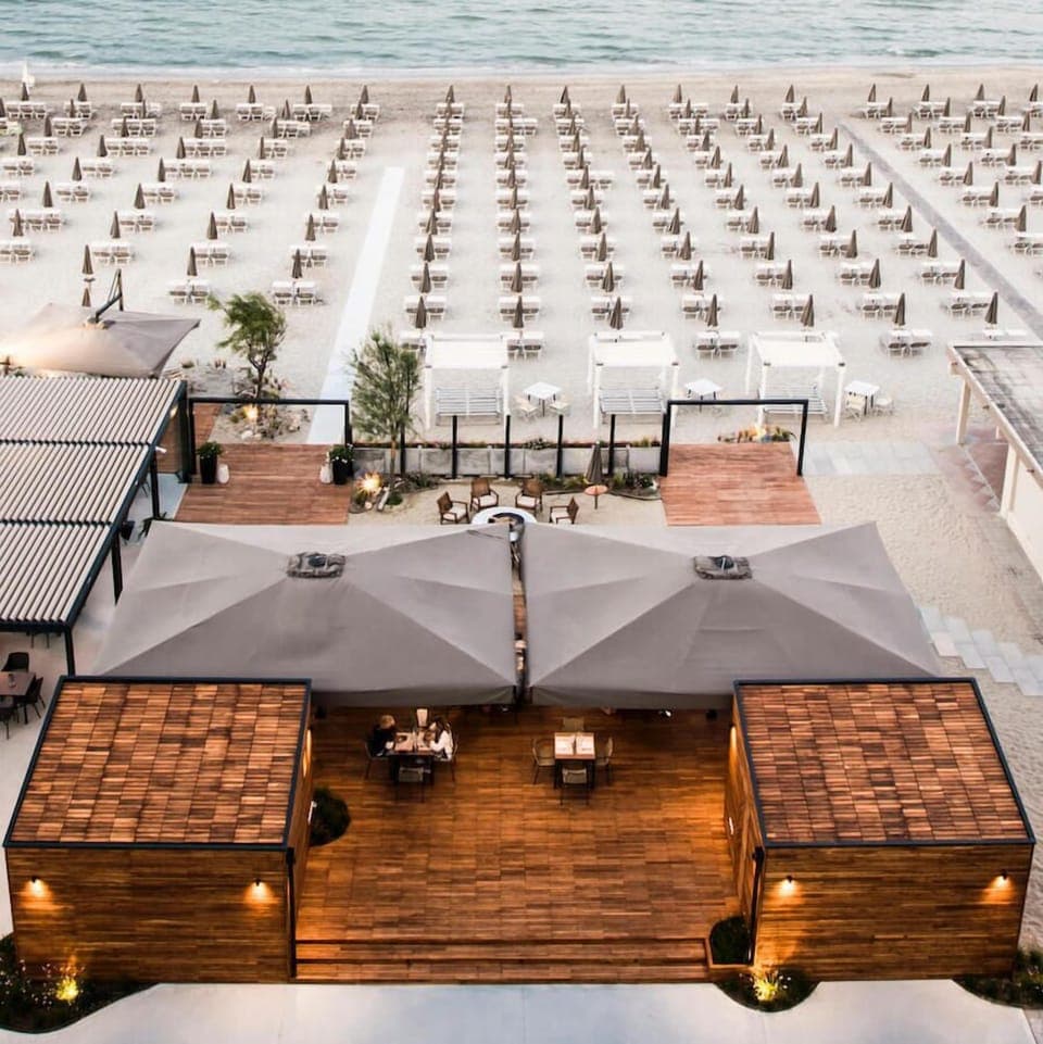 Beach cabanas, beach towels