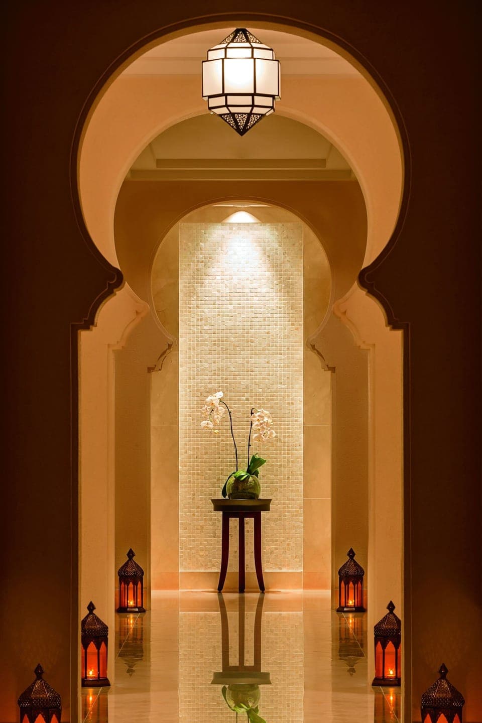 Couples treatment rooms, sauna, hot tub, steam room, body treatments