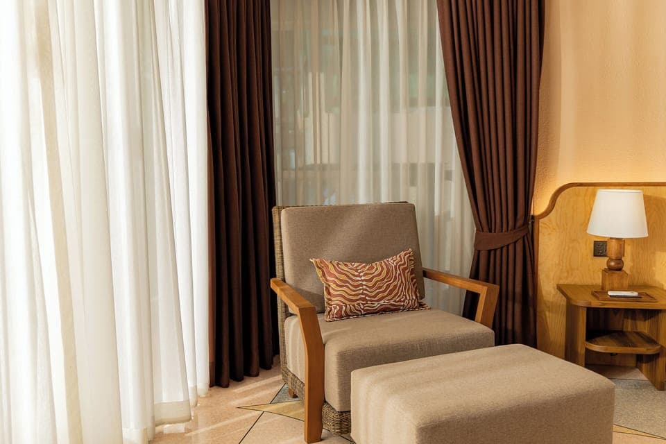 Junior Double or Twin Room, 1 Bedroom | Living area | 30-inch LED TV with cable channels