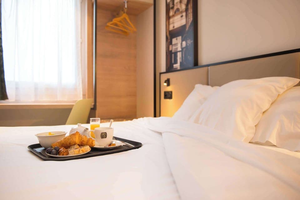 Double Room | In-room safe, desk, soundproofing, free WiFi