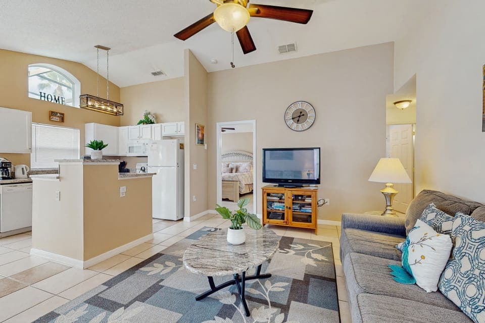 House, Multiple Beds, Pool Access, Pool View (The Fairway Retreat) | Living area