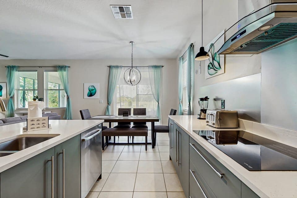 House, Multiple Beds, Patio (No Clouds Allowed) | Private kitchen