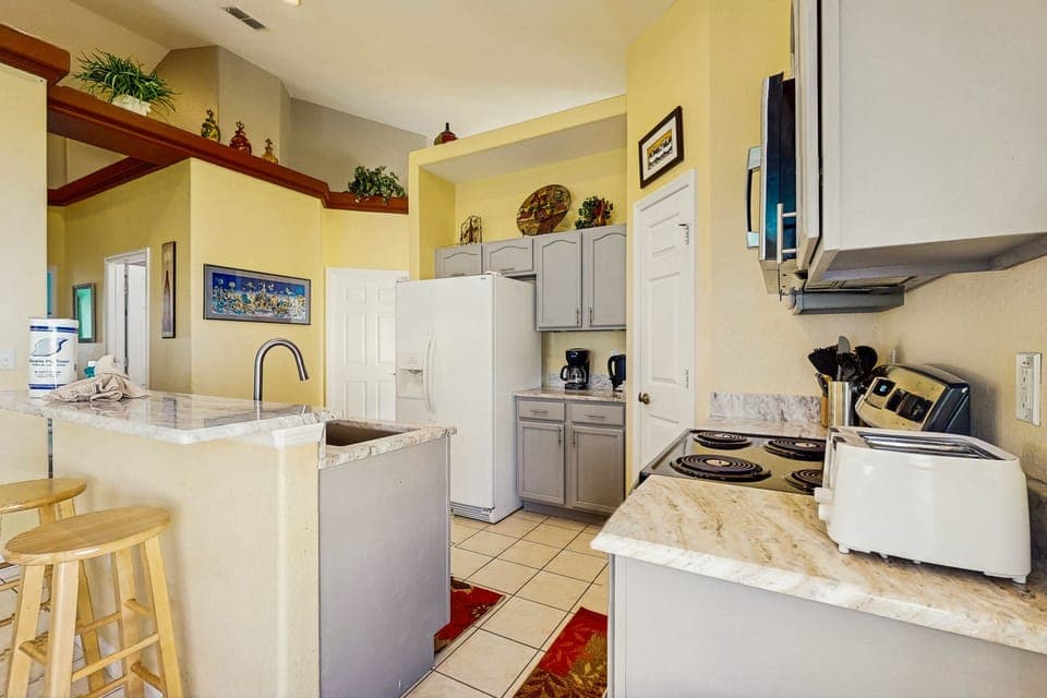 House, Multiple Beds, Pool Access, Pool View (Malaga Palace) | Private kitchen
