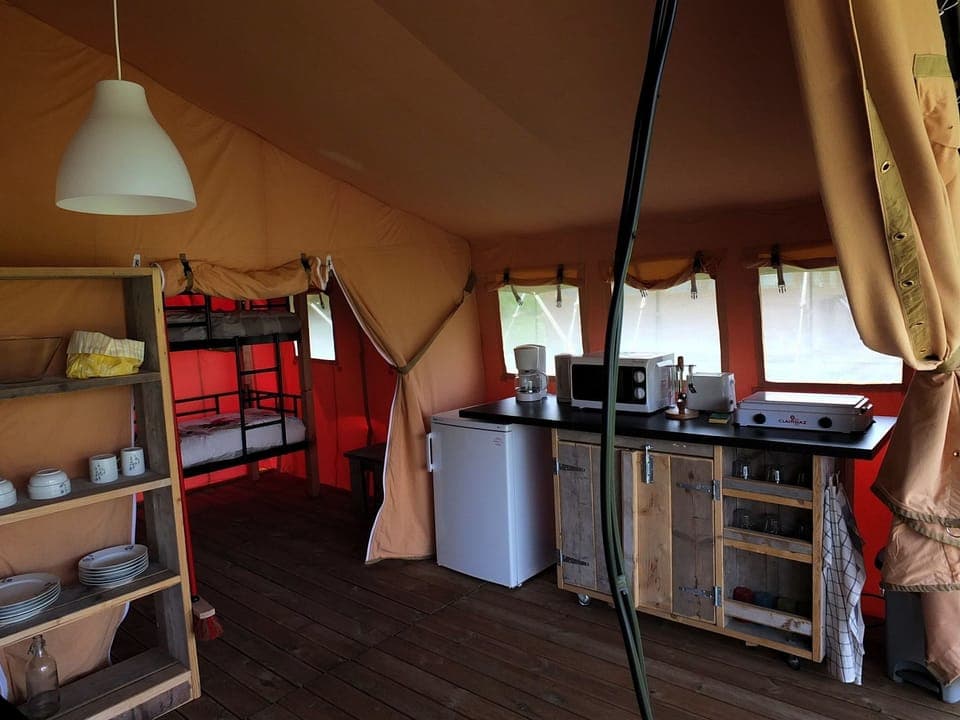 Comfort Tent (Tente Safari Lodge) | Private kitchen | Fridge, microwave, stovetop, coffee/tea maker