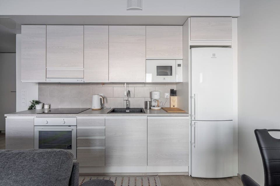 Standard Apartment, Balcony, Lake View | Private kitchen | Full-size fridge, microwave, oven, stovetop