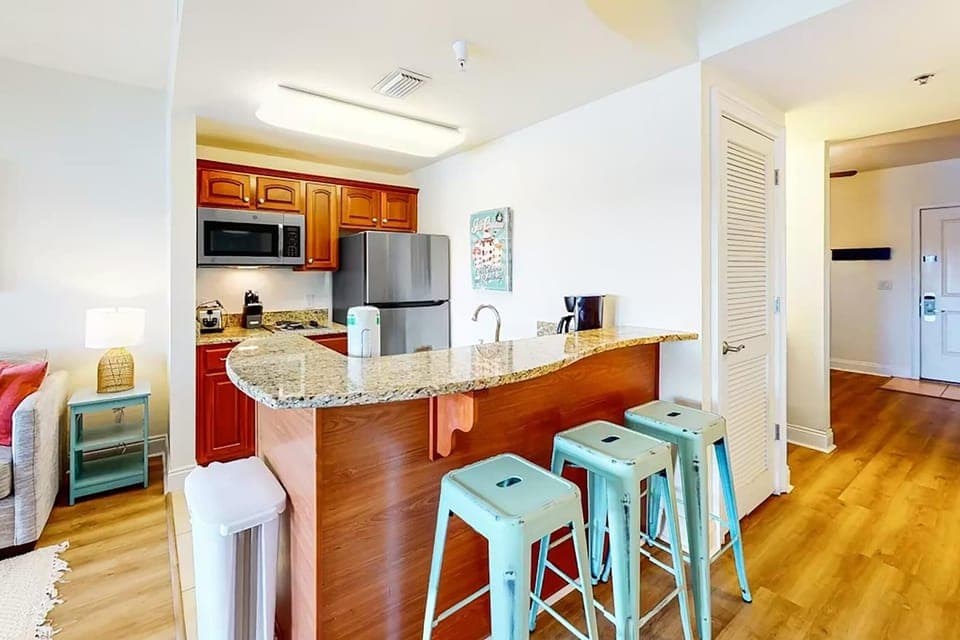 Condo, 1 King Bed with Sofa bed (Carillon Beach Inn 310) | Private kitchen