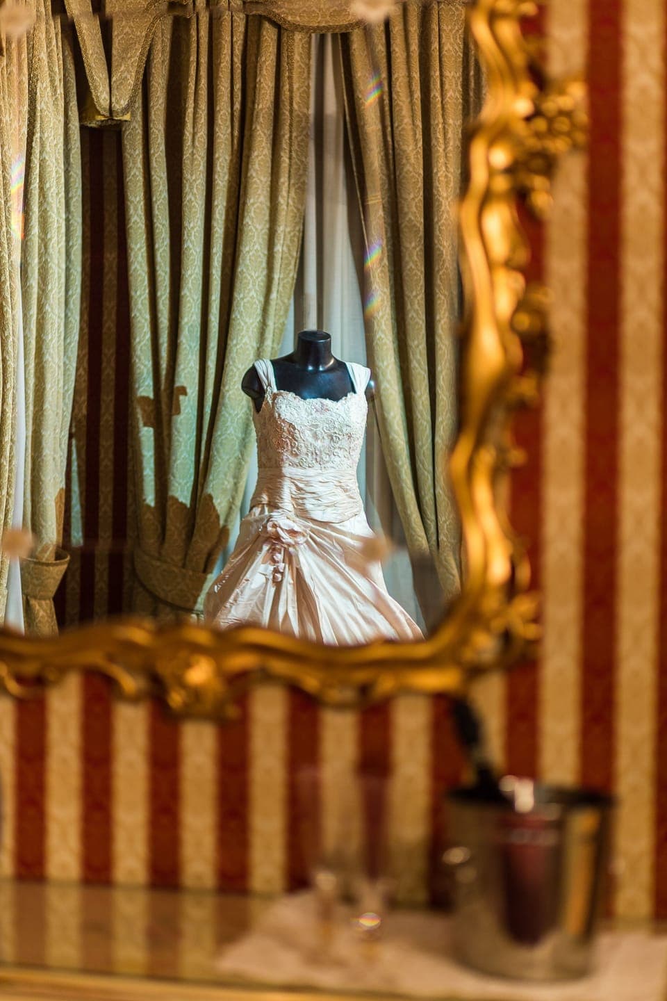 Deluxe Double Room, Canal View | Desk, soundproofing, free WiFi, bed sheets