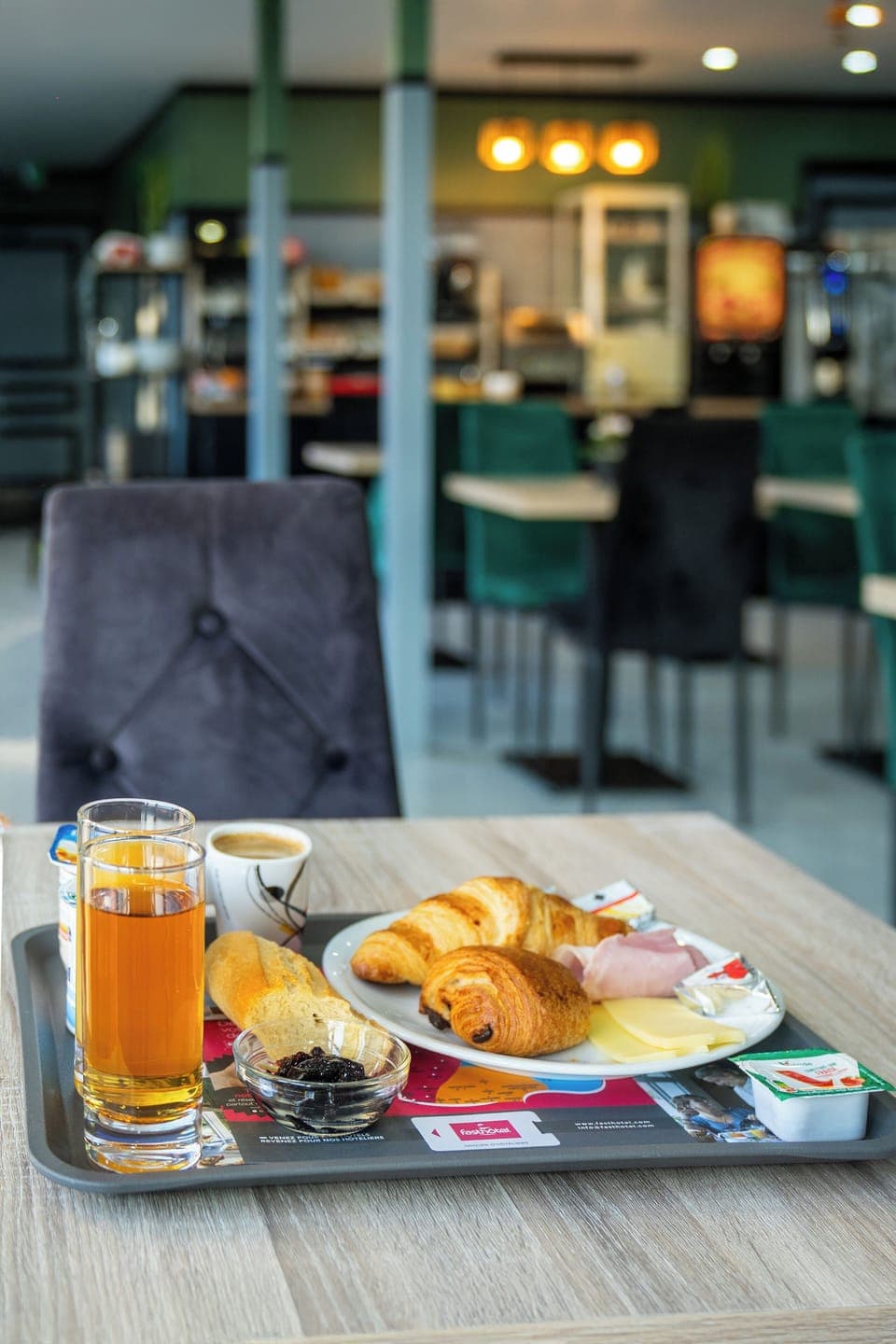 Buffet breakfast on weekdays (EUR 6.90 per person)