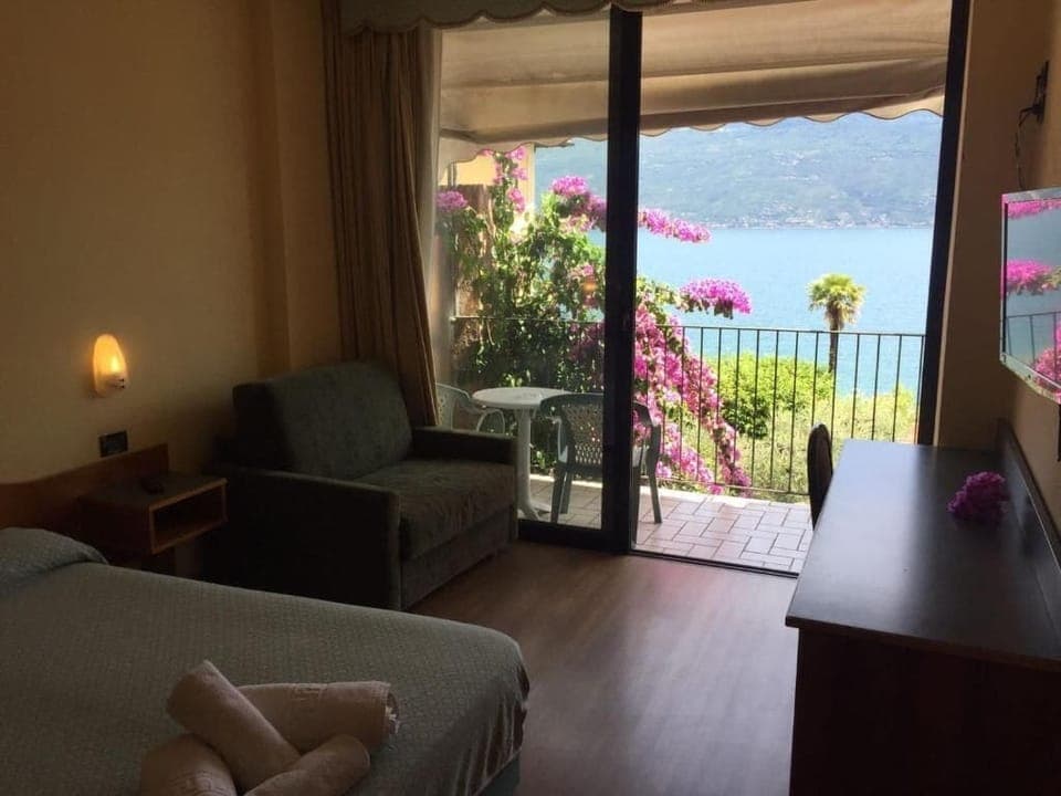 Superior Double Room, Balcony, Lake View | Free WiFi