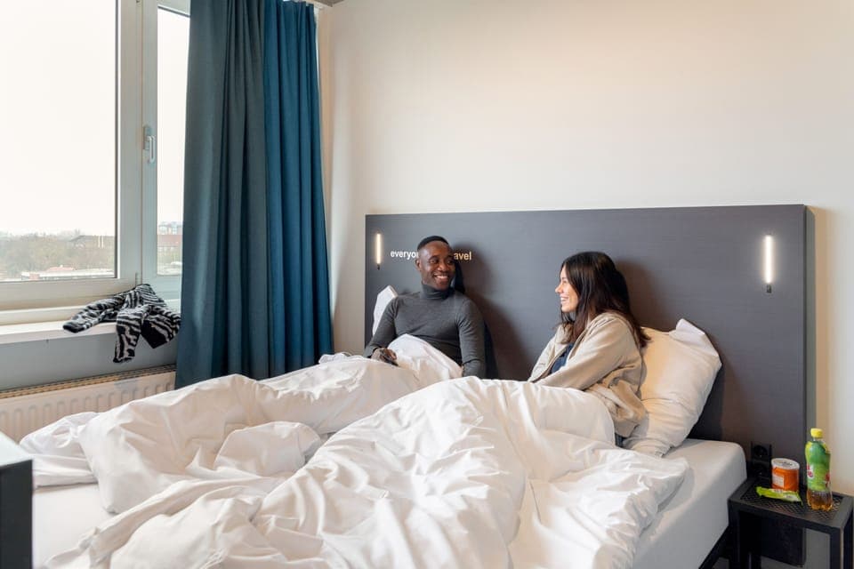 Twin Room | Desk, free WiFi, bed sheets