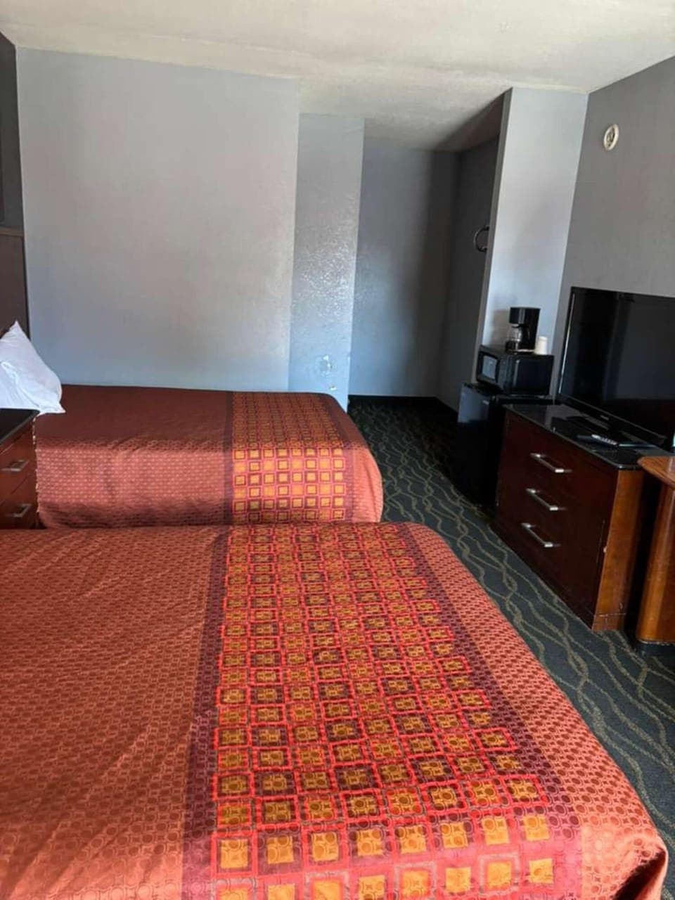 Economy Double or Twin Room, Lake View | Free WiFi