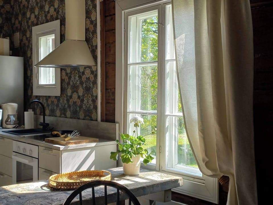 House, 1 Bedroom, Balcony | Private kitchen