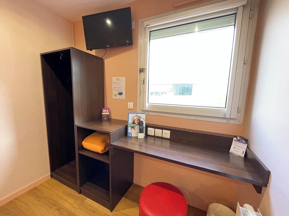 Classic Double Room | Desk, free WiFi, bed sheets, wheelchair access