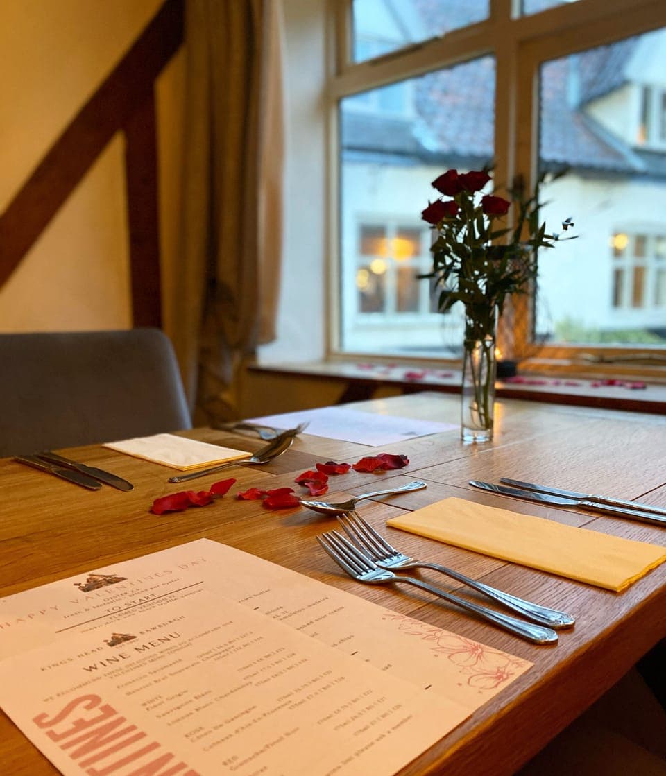 Breakfast, lunch, dinner served; British cuisine 